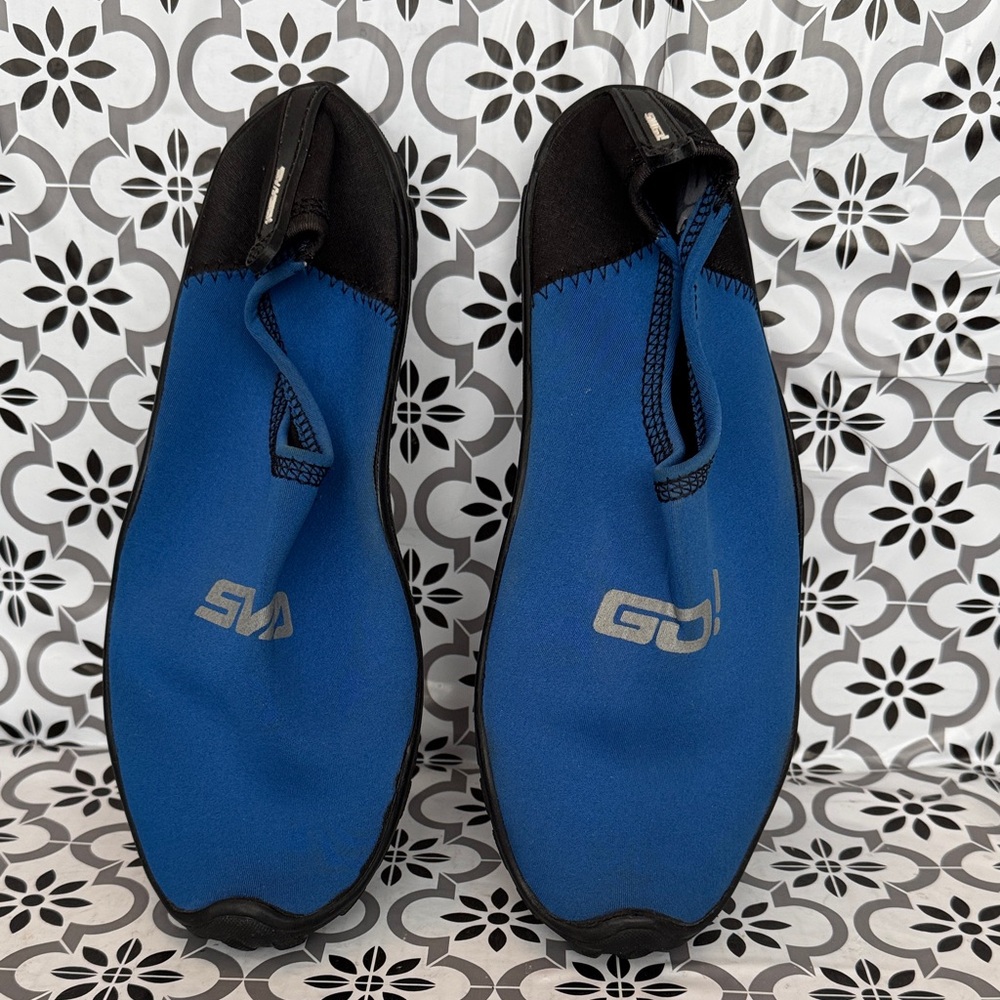 sVA Go! Unisex men’s Blue and Black Water Shoes mex sz 25 Us men 7 women 8